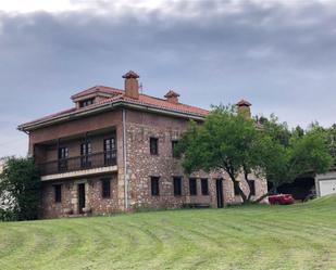 Außenansicht von Country house zum verkauf in Ribamontán al Mar mit Balkon