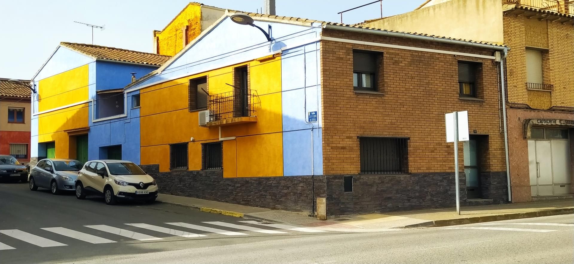 Exterior view of Single-family semi-detached for sale in Binéfar  with Air Conditioner, Heating and Terrace