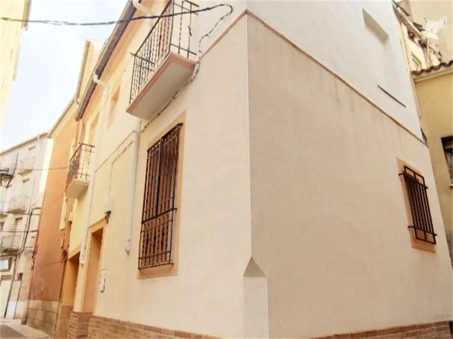 Casa adosada en venta en Calle San Antón, 3, Calahorra Vista exterior de Casa adosada en venta en Calahorra con Balcón
