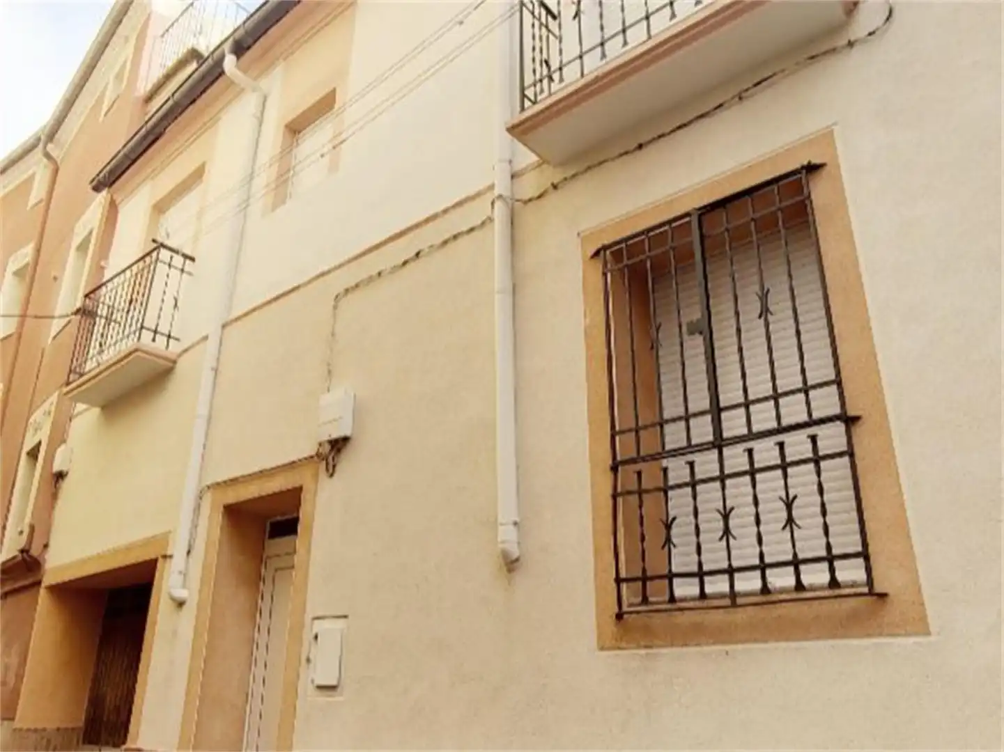 Casa adosada en venta en Calle San Antón, 3, Calahorra Vista exterior de Casa adosada en venta en Calahorra con Balcón