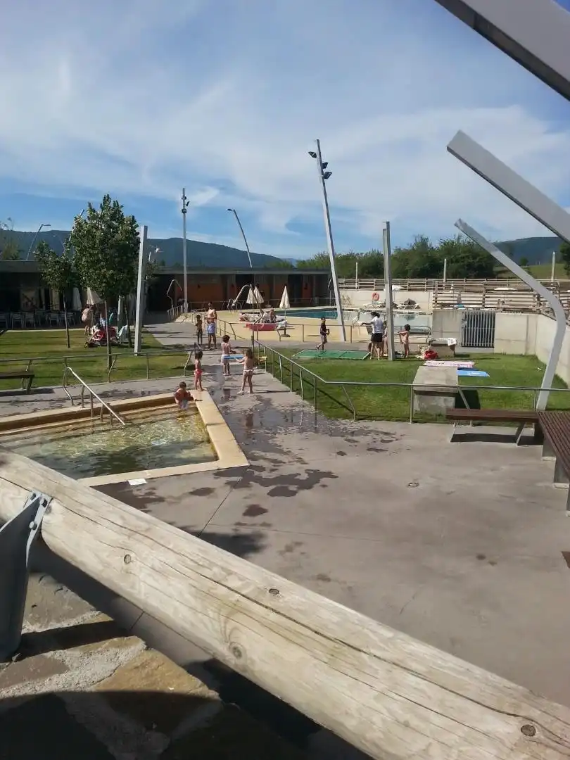 Piscina de Dúplex en venta en Biescas con Terraza, Piscina y Balcón