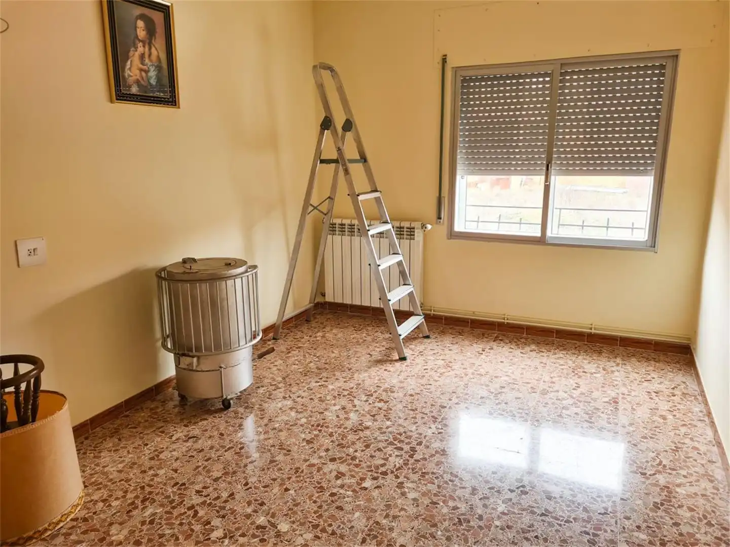 Detached homes for sale in Calle San José, Cella Detached homes for sale in Cella with Terrace and Balcony