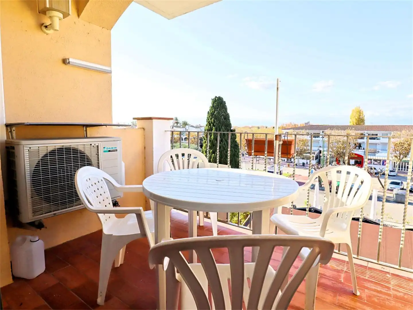 Wohnung zum Verkauf in Passatge Albe, 121, Alberes Terrasse von Wohnung zum Verkauf in Empuriabrava mit Klimaanlage, Terrasse und Schwimmbad