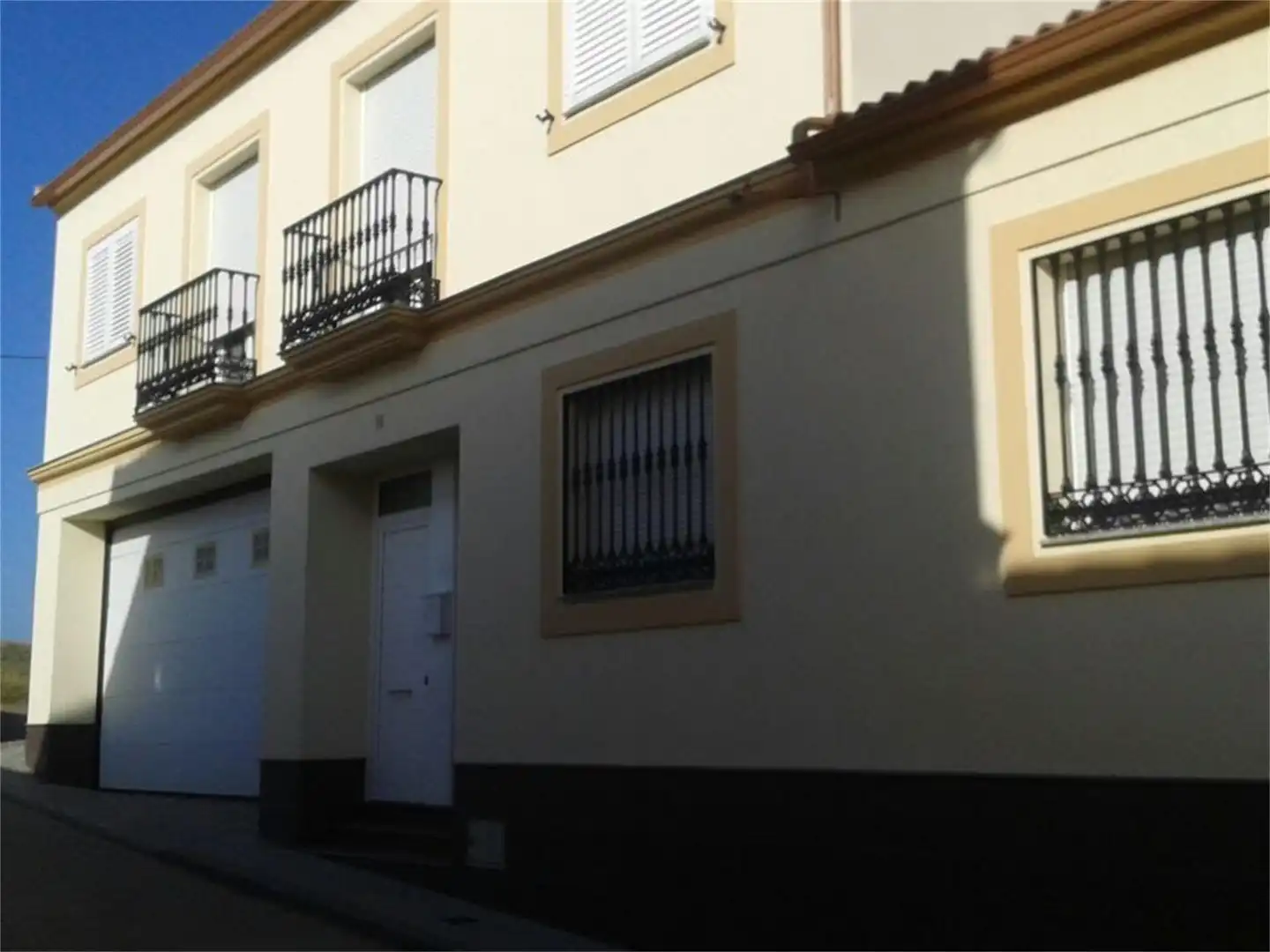 Casa adosada en venta en Calle Luis Vives, 16, Peñarroya-Pueblonuevo Vista exterior de Casa adosada en venta en Peñarroya-Pueblonuevo con Aire acondicionado, Calefacción y Jardín privado