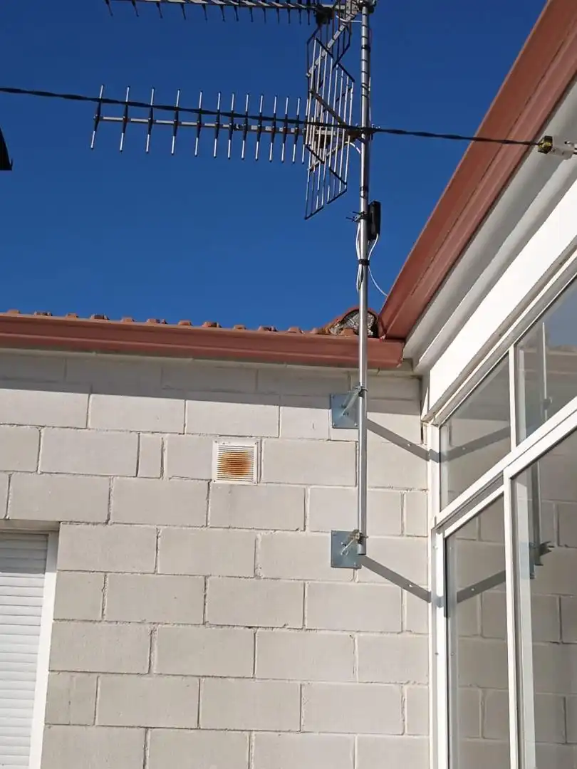 Vista exterior de Casa adosada en venda en Sarreaus amb Calefacció, Moblat i Forn