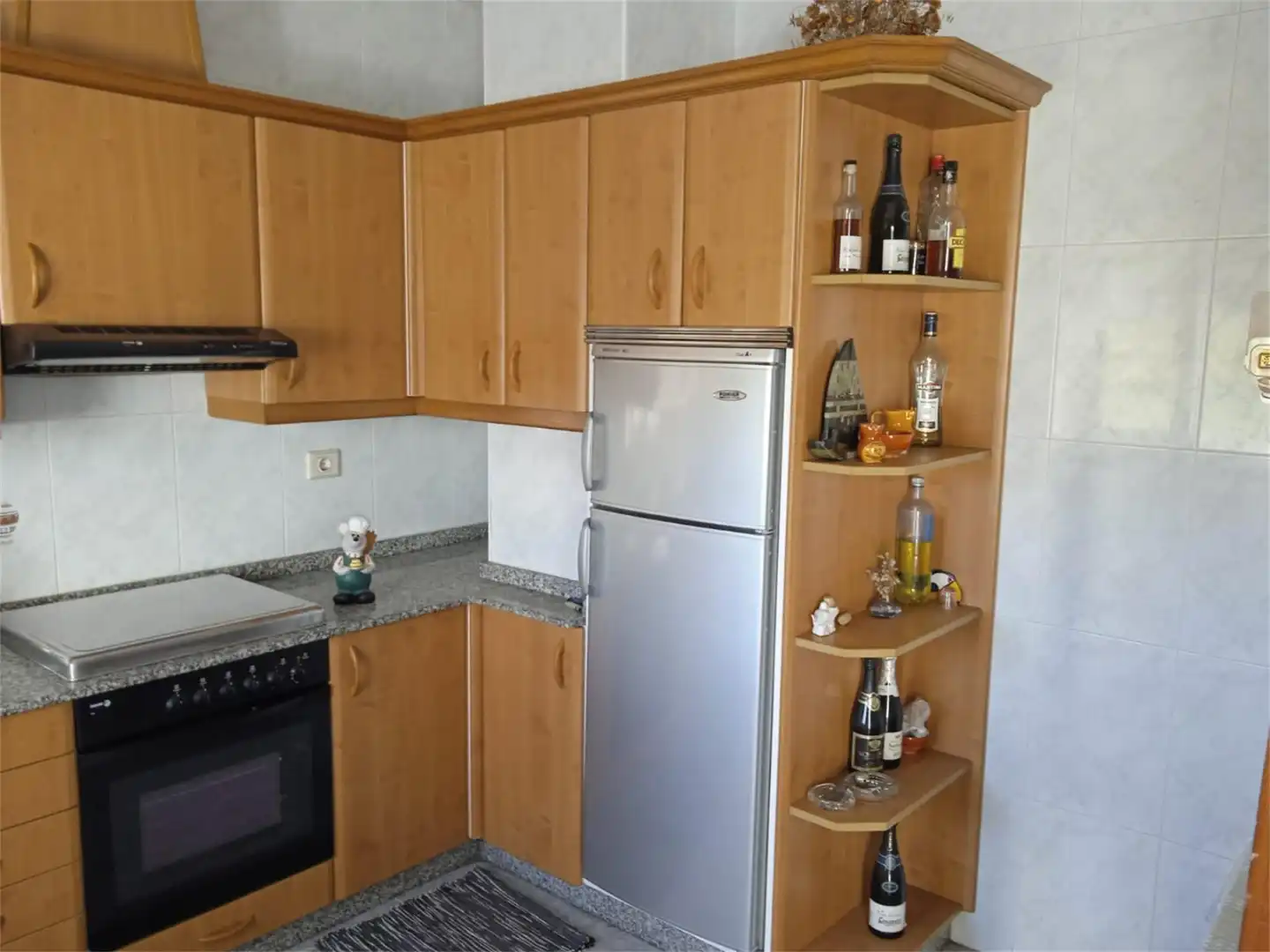 Cuina de Casa adosada en venda en Sarreaus amb Calefacció, Moblat i Forn