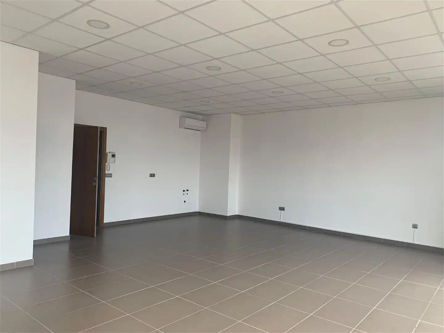 Local en venta en Avenida de la Diputación, 18, Guadassuar Local en venta en Guadassuar con Aire acondicionado, Calefacción y Amueblado
