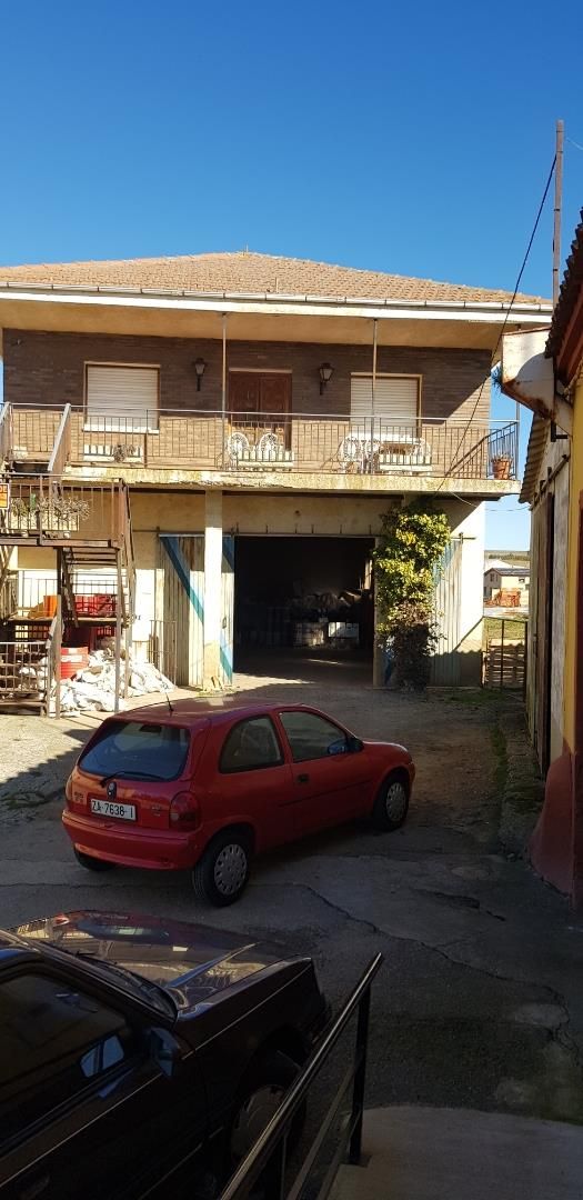 Exterior view of Country house for sale in Castrogonzalo  with Heating, Terrace and Storage room