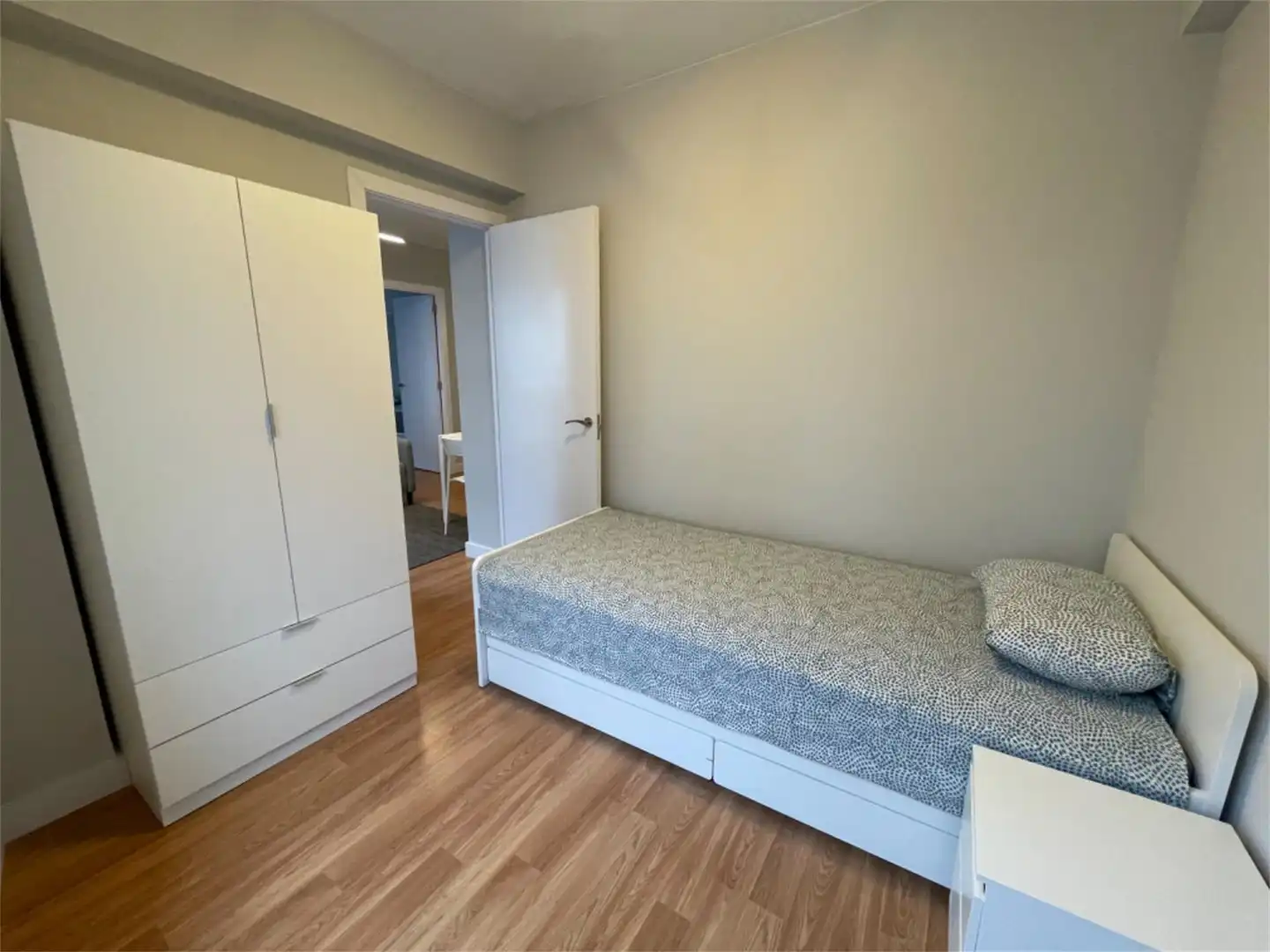 Bedroom of Flat for rent in Castro-Urdiales  with Heating and Furnished