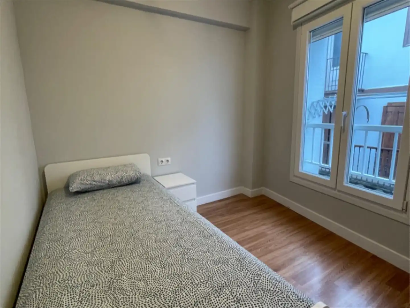 Bedroom of Flat for rent in Castro-Urdiales  with Heating and Furnished