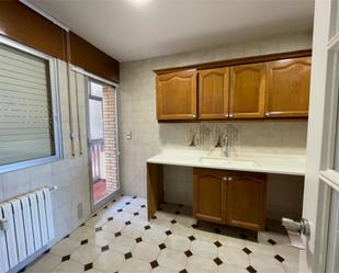 Kitchen of Flat for sale in  Zaragoza Capital  with Air Conditioner, Terrace and Balcony