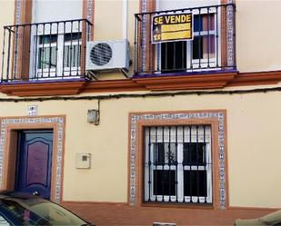 Vista exterior de Casa adosada en venda en El Ronquillo amb Aire condicionat, Terrassa i Traster