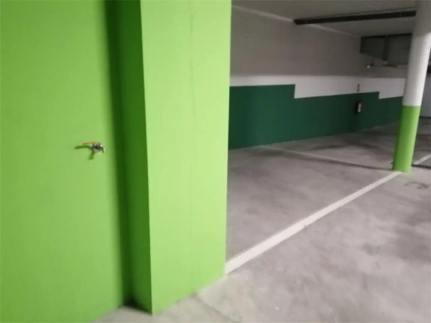 Garage for rent in Calle Alto de la Cabaña, 10, Los Arcos - El Viviero Parking of Garage for rent in Colmenar Viejo