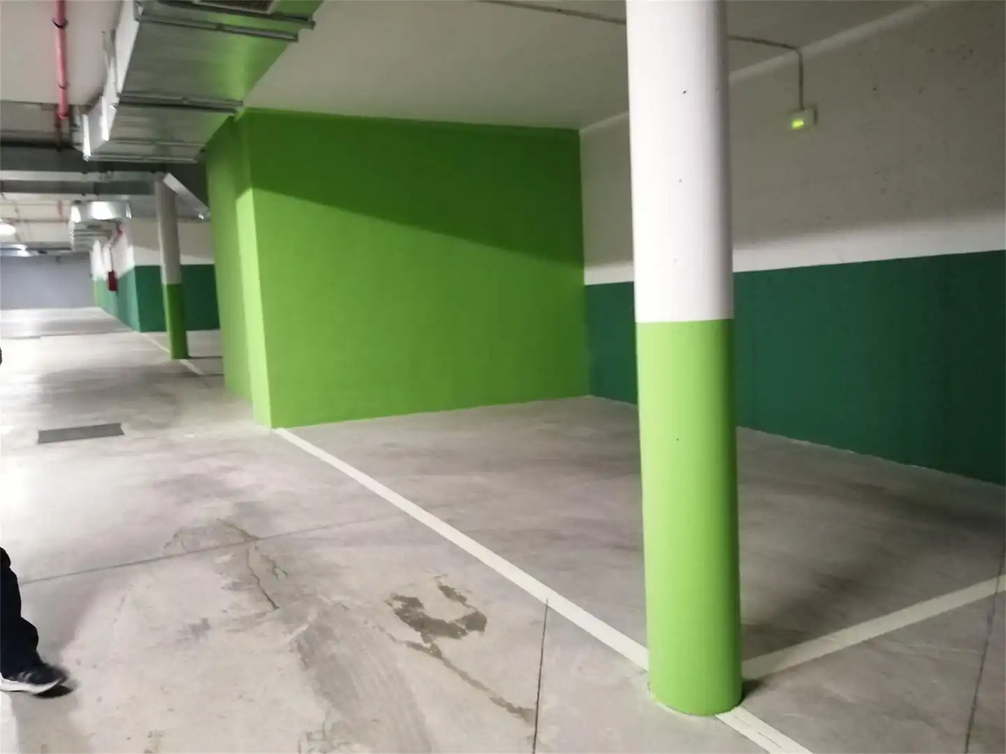 Garage for rent in Calle Alto de la Cabaña, 10, Los Arcos - El Viviero Parking of Garage for rent in Colmenar Viejo