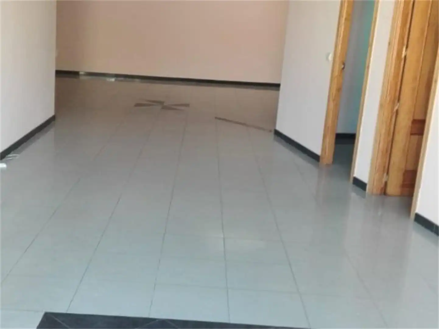 Büro zum Verkauf in Gerindote