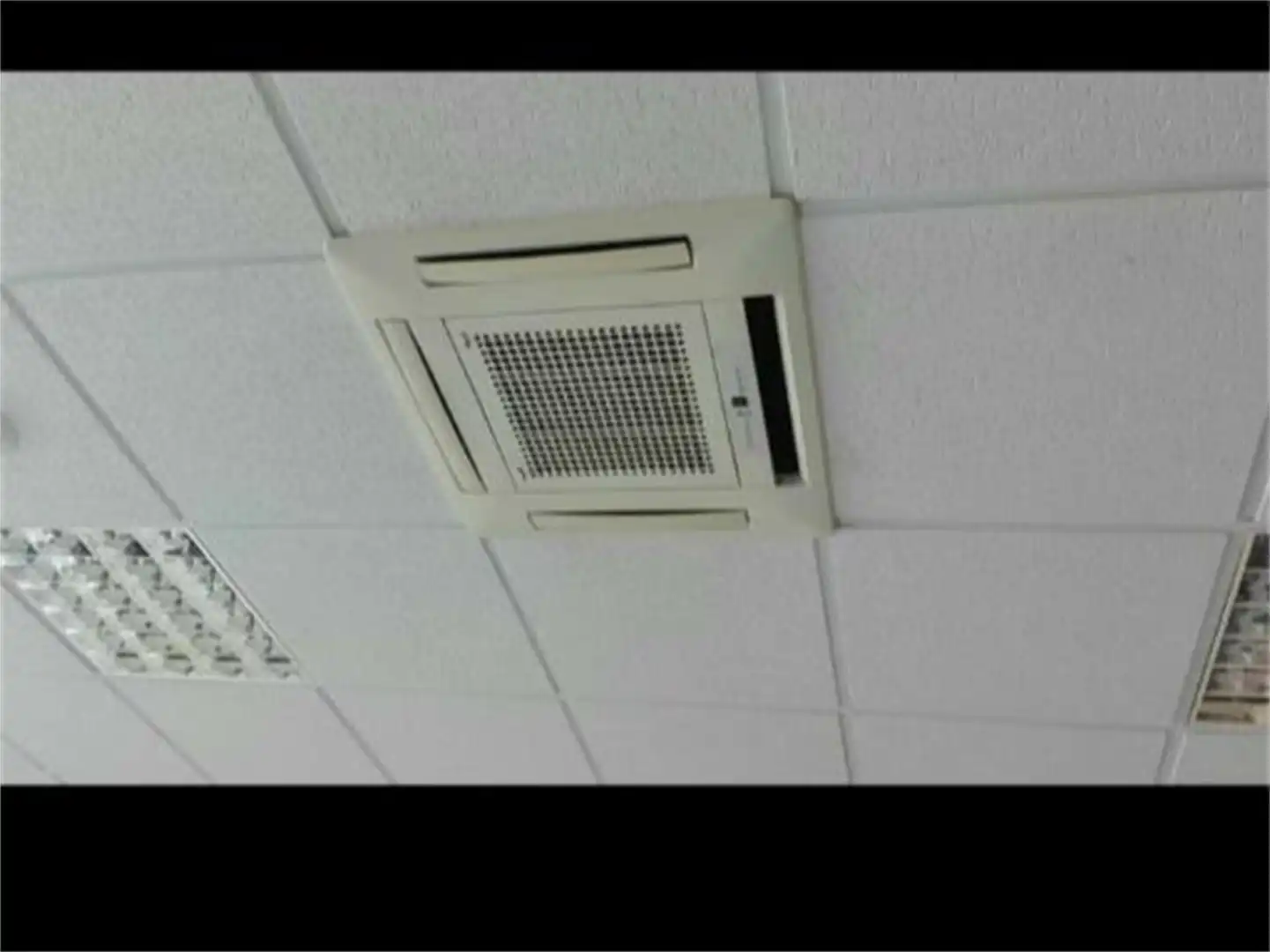 Büro zum Verkauf in Gerindote