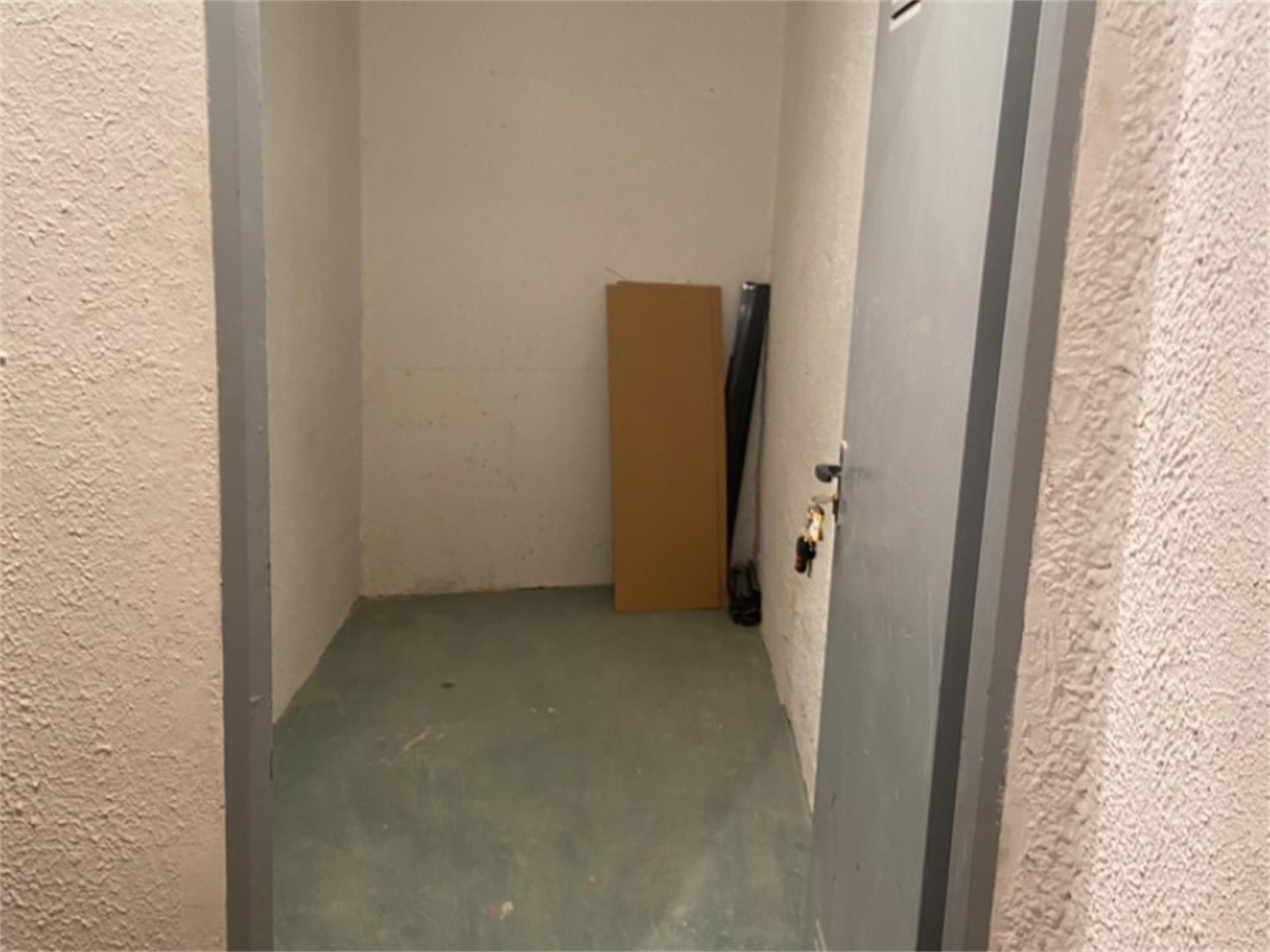 Box room for sale in  Valencia Capital