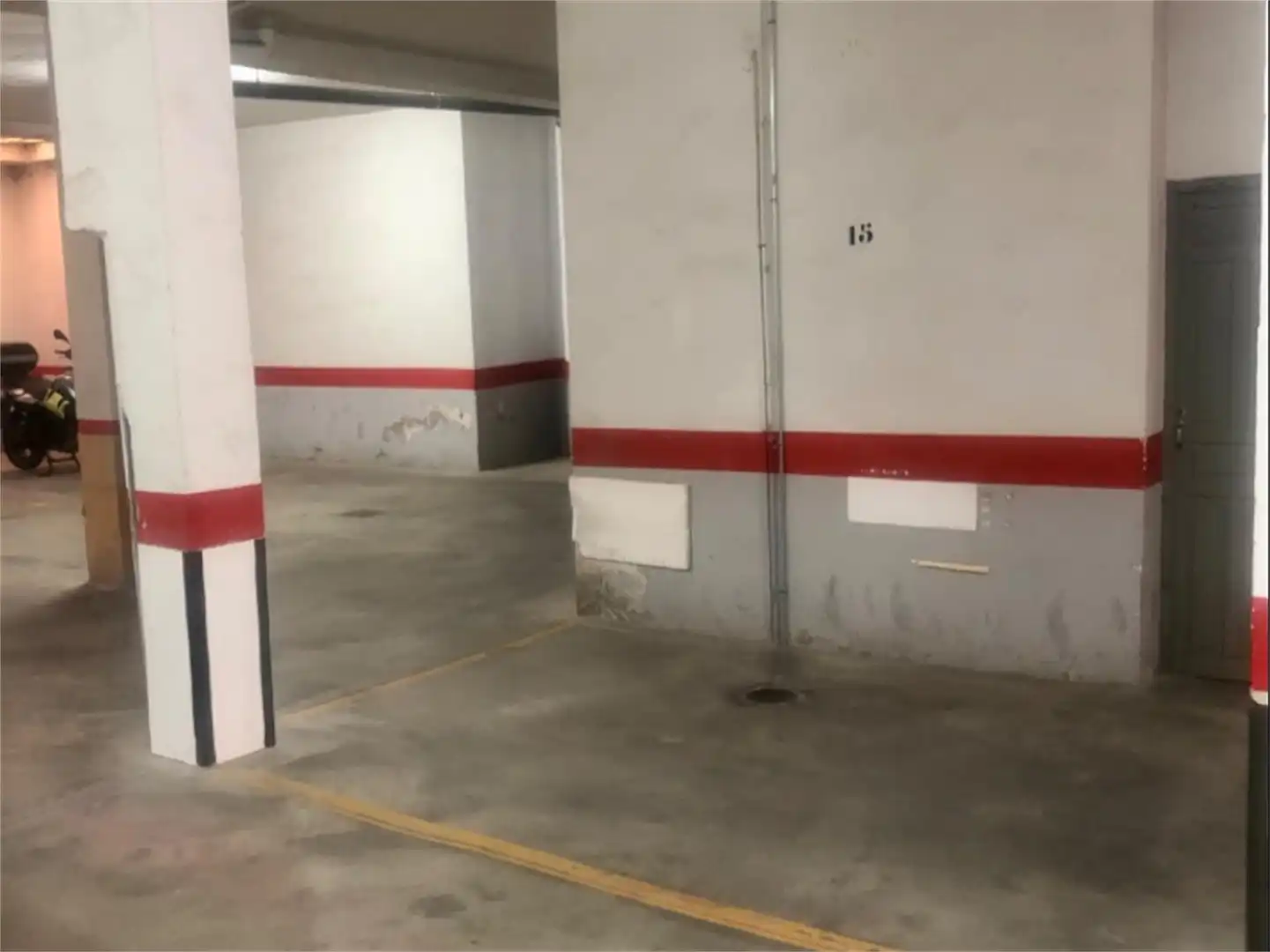Garage zur Miete in Plaza de Pineda, Zona Centro Parkplatz von Garage zur Miete in Córdoba