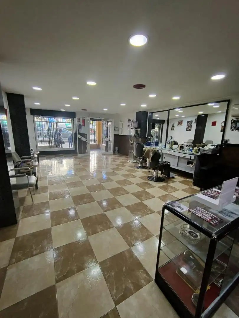 Local de alquiler en  Sevilla Capital con Aire acondicionado