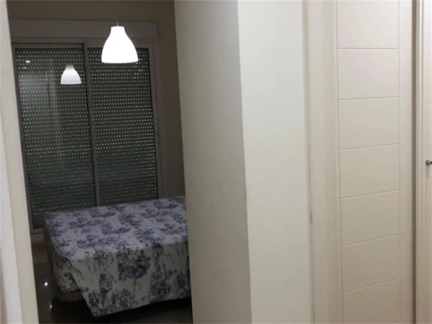 Habitación de Dúplex de alquiler en Estepona con Aire acondicionado, Calefacción y Jardín privado