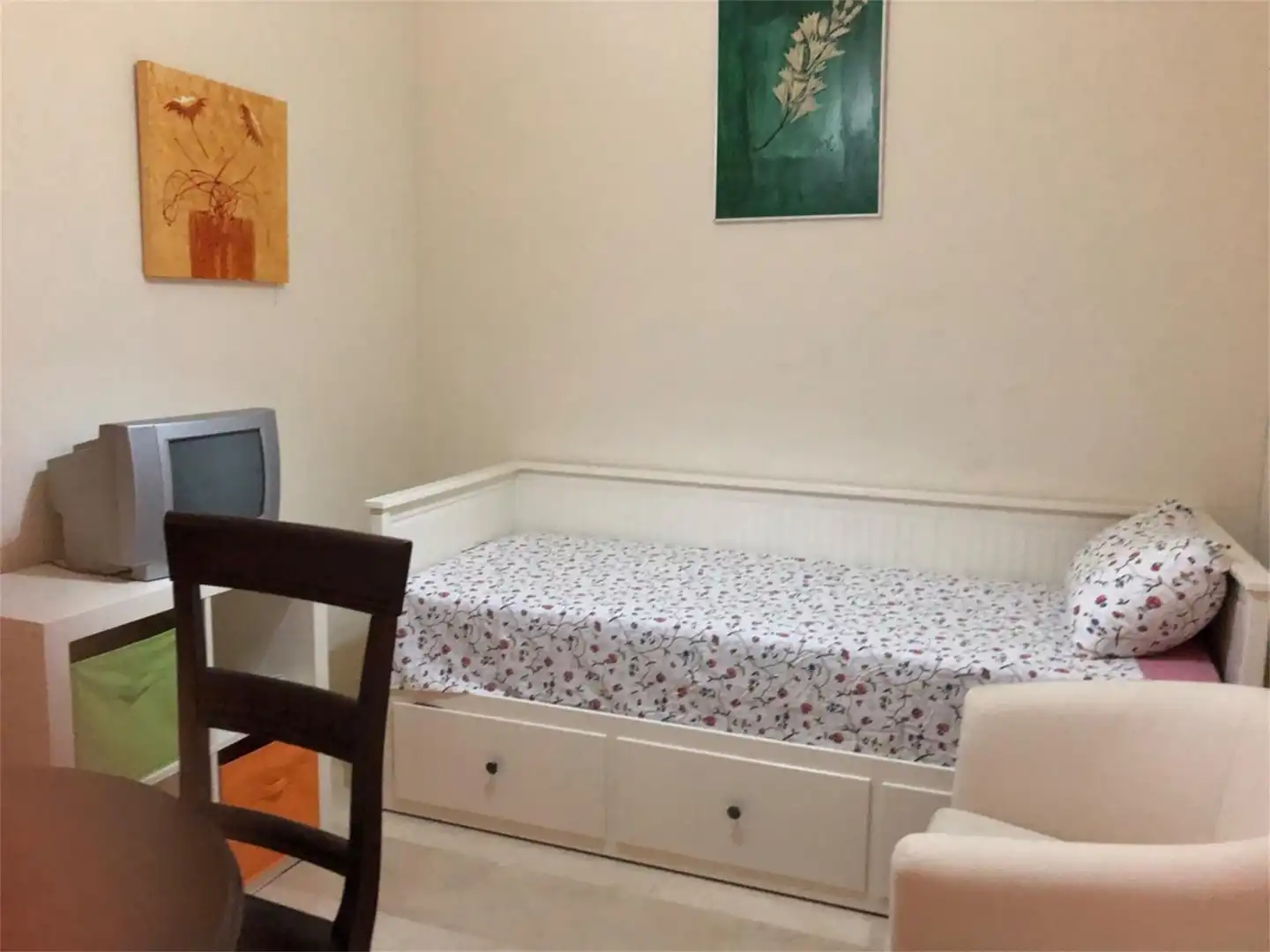 Habitación de Dúplex de alquiler en Estepona con Aire acondicionado, Calefacción y Jardín privado