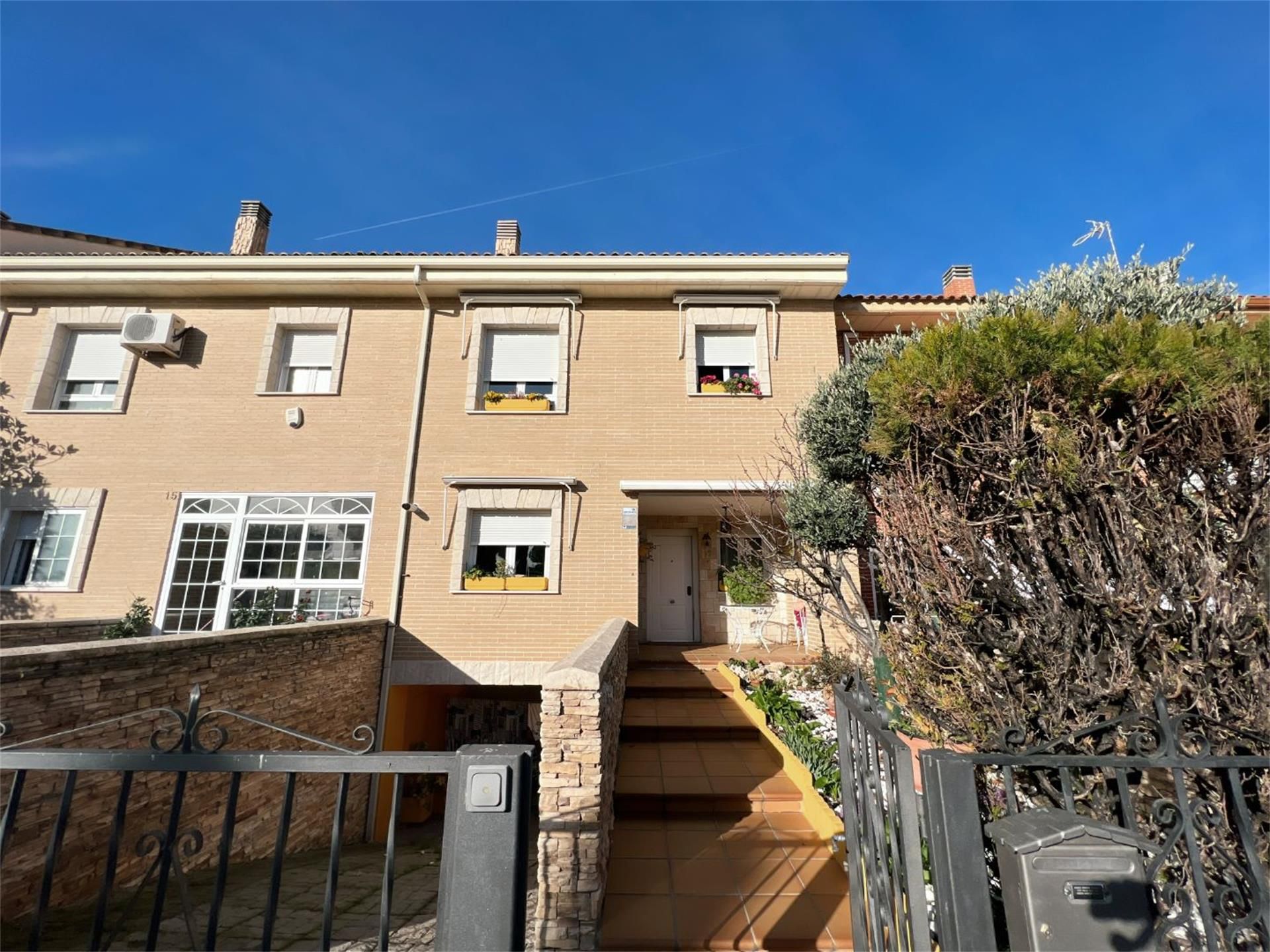 Exterior view of House or chalet for sale in Torres de la Alameda  with Air Conditioner, Heating and Private garden