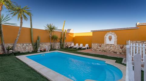 Foto 3 de Casa o xalet en venda a Calle Tierras Nuevas, 48, Fuentes de Andalucía, Sevilla