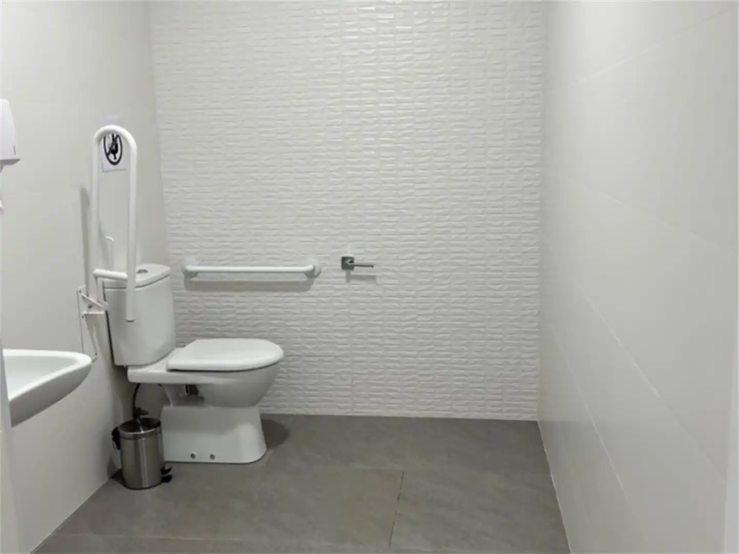 Baño de Local de alquiler en Sagunto / Sagunt con Aire acondicionado, Calefacción y Parquet