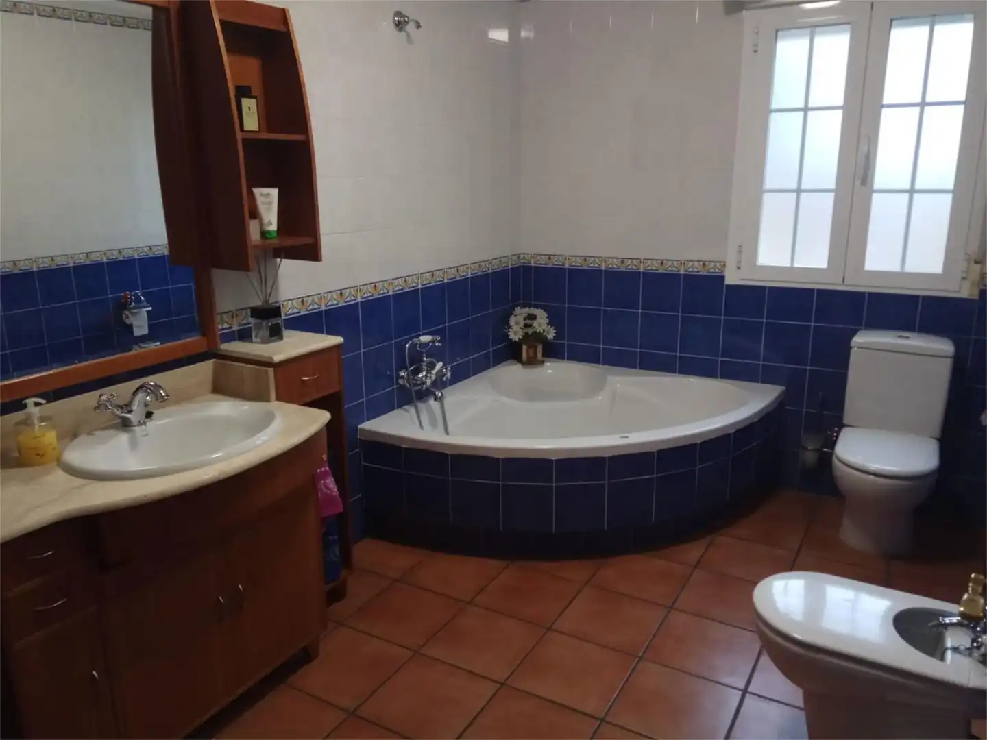 Casa o chalet en venta en Calle de Manuel de Falla, 5, El Hoyo de Pinares Baño de Casa o chalet en venta en El Hoyo de Pinares con Terraza, Piscina y Balcón