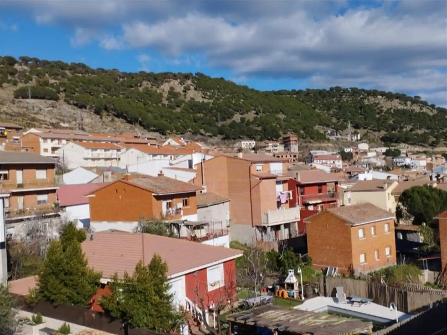 Casa o chalet en venta en Calle de Manuel de Falla, 5, El Hoyo de Pinares Vista exterior de Casa o chalet en venta en El Hoyo de Pinares con Terraza, Piscina y Balcón