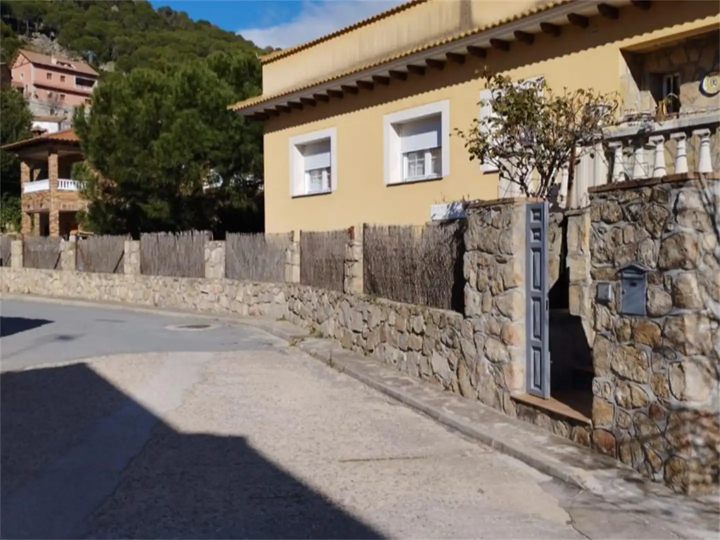 Casa o chalet en venta en Calle de Manuel de Falla, 5, El Hoyo de Pinares Vista exterior de Casa o chalet en venta en El Hoyo de Pinares con Terraza, Piscina y Balcón