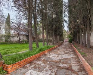 Vista exterior de Casa o xalet en venda en La Zubia amb Terrassa, Piscina i Balcó