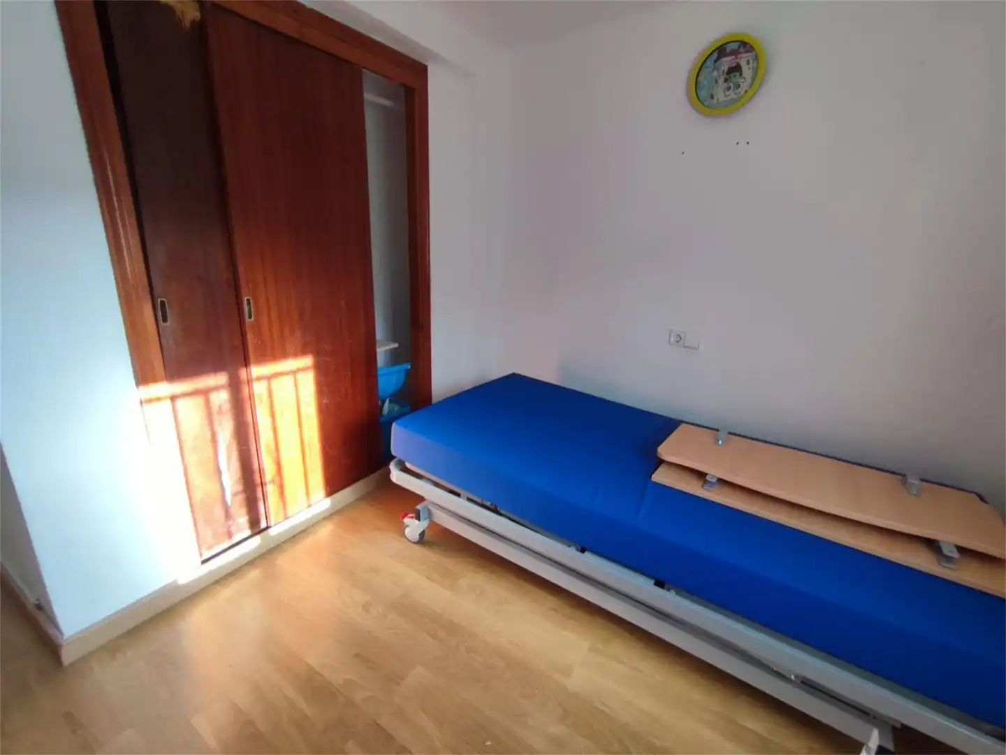 Casa adosada en venta en Calle Ronda, 13, Igualeja Habitación de Casa adosada en venta en Igualeja con Aire acondicionado, Calefacción y Parquet