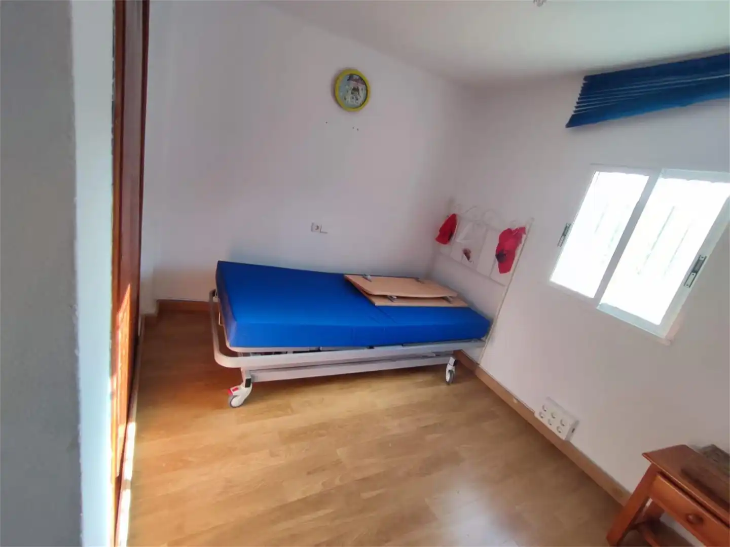Casa adosada en venta en Calle Ronda, 13, Igualeja Habitación de Casa adosada en venta en Igualeja con Aire acondicionado, Calefacción y Parquet