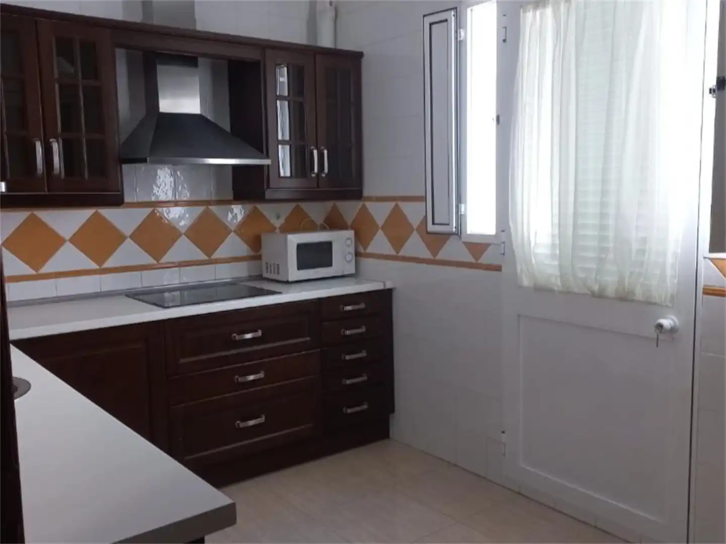 Flat for sale in Calle Onésimo Redondo, 3, Fuentes de León Kitchen of Flat for sale in Fuentes de León with Air Conditioner, Heating and Terrace