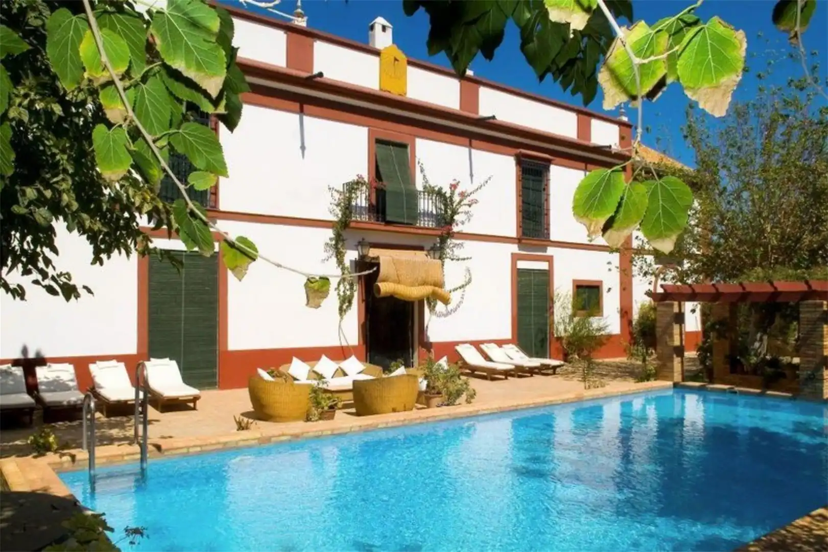 Piscina de Casa o chalet en venta en Carmona con Aire acondicionado, Calefacción y Jardín privado