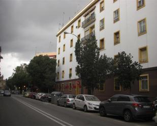 Vista exterior de Pis en venda en  Sevilla Capital amb Balcó