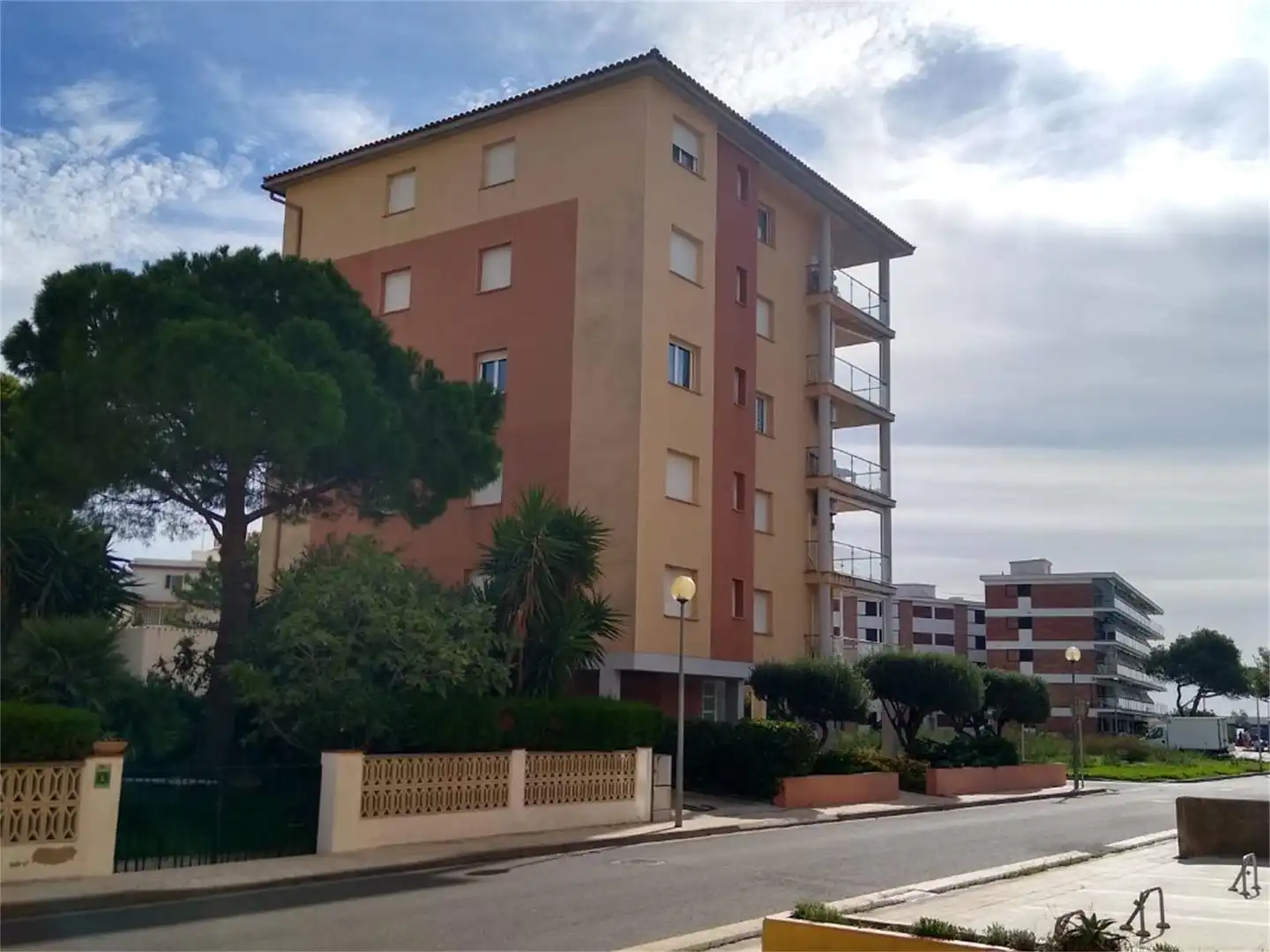 Wohnung zum Verkauf in Carrer Miguel de Cervantes, 1, Salatar Außenansicht von Wohnung zum Verkauf in Roses mit Klimaanlage und Balkon