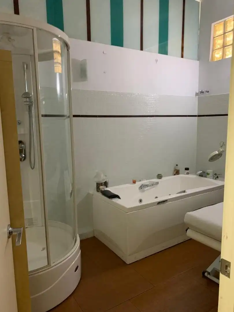 Baño de Local de alquiler en Alcalá de Guadaira con Aire acondicionado y Calefacción