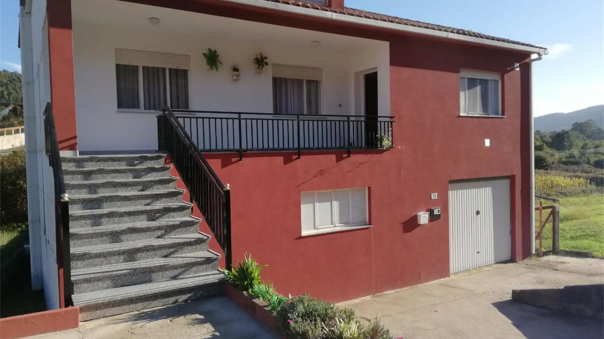 Vista exterior de Casa o chalet en venta en Muros con Terraza y Balcón