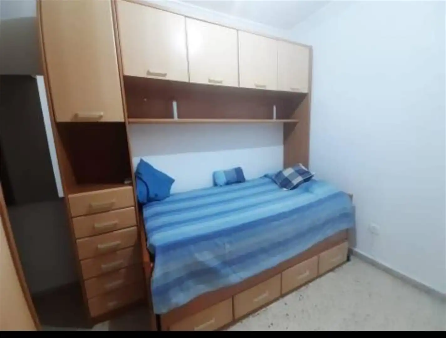 Bedroom of Flat for share in Sevilla  with Air Conditioner, Terrace and Furnished