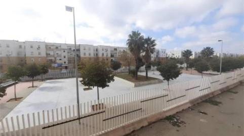 Foto 3 de Pis per a compartir a Calle Dolores Ibárruri "pasionaria", 12, El Plantinar – Avda. La Paz - El Juncal, Sevilla