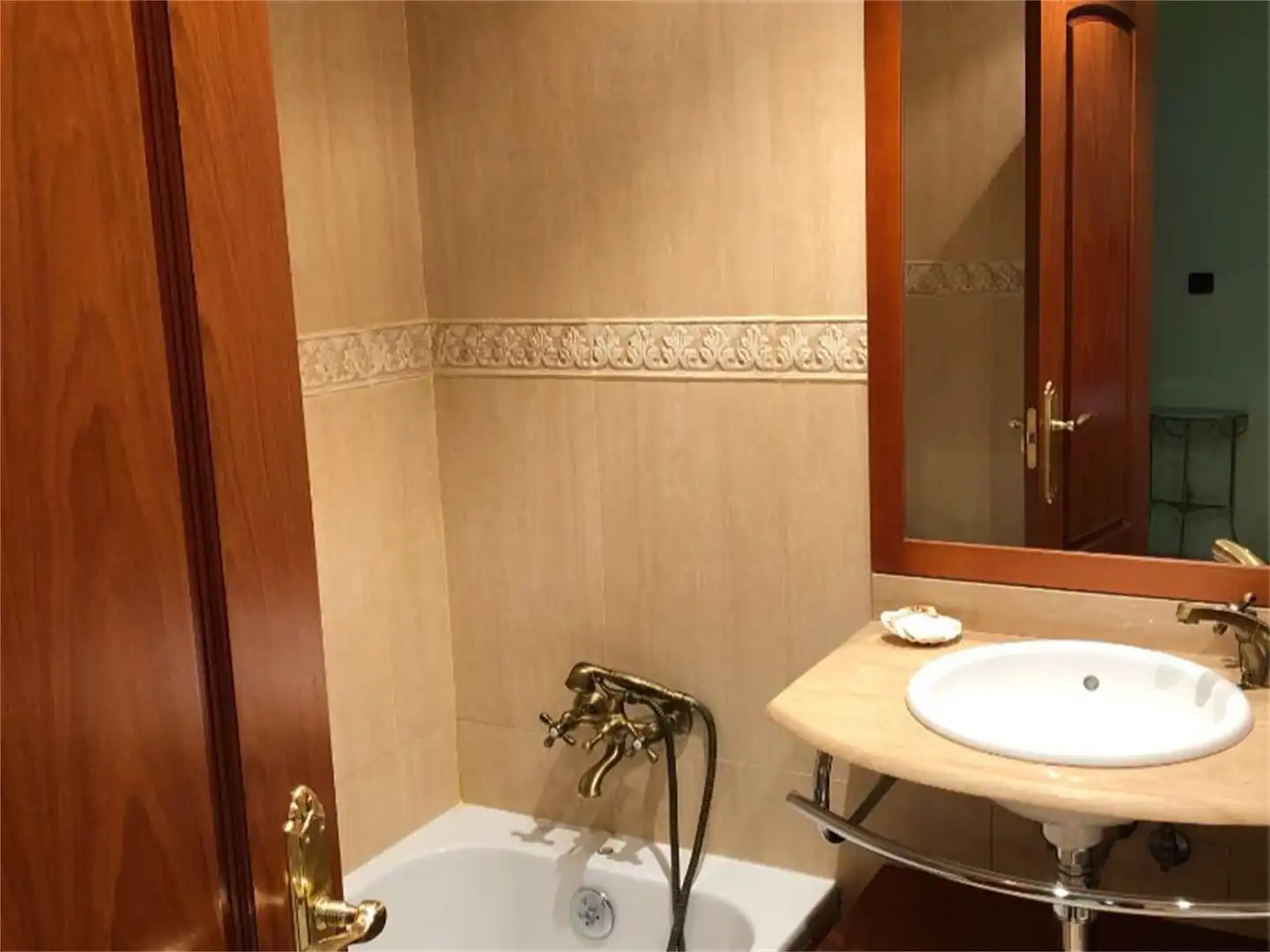 Detached homes for sale in Calle Concepción, Mansilla de las Mulas Bathroom of Detached homes for sale in Mansilla de las Mulas with Heating, Furnished and Balcony
