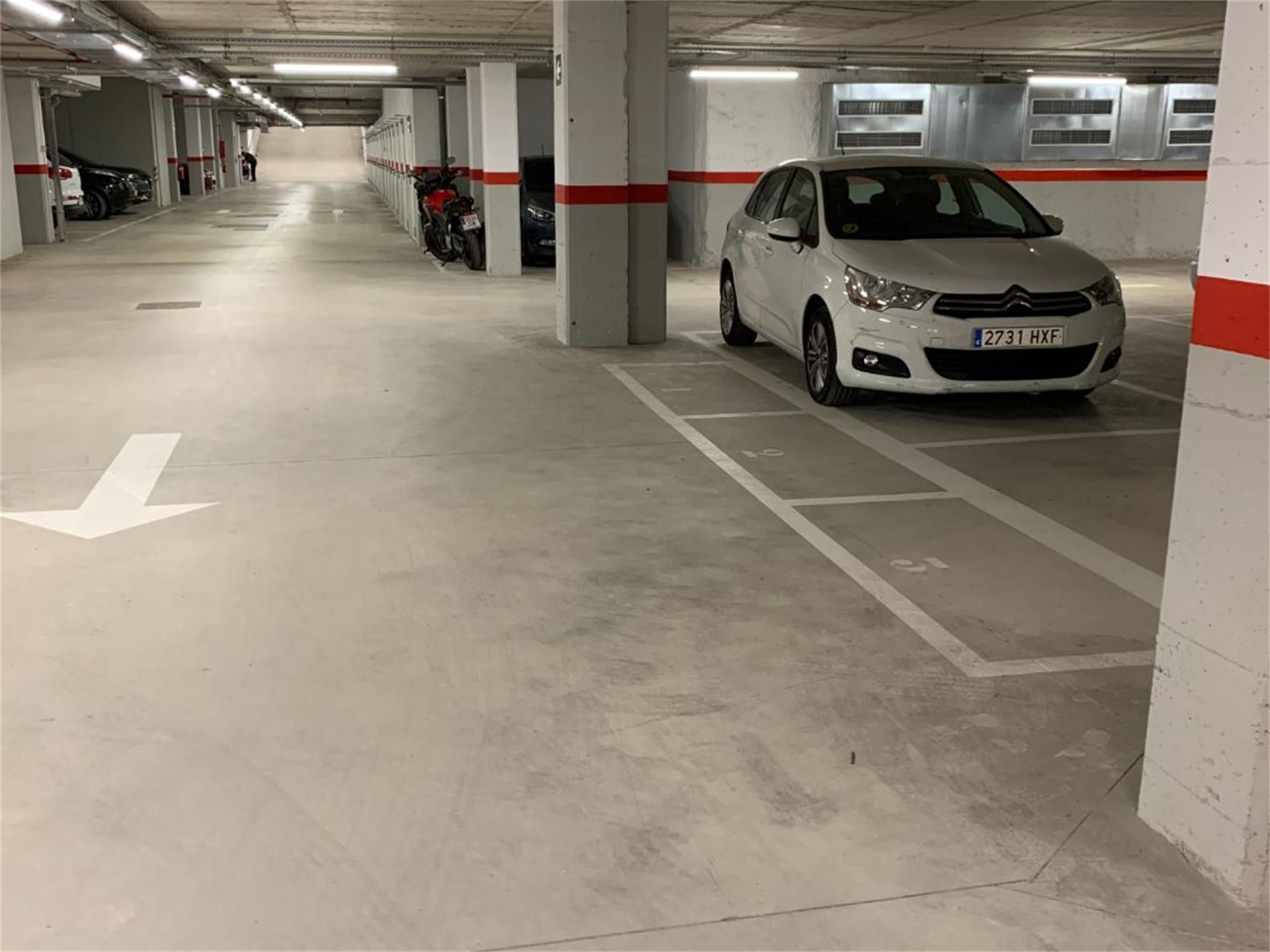 Garaje de alquiler en Carrer del Dibuixant Avellaneda, 58, Zona Esportiva Parking de Garaje de alquiler en Terrassa