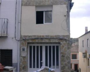 Vista exterior de Casa adosada en venda en Férez amb Terrassa