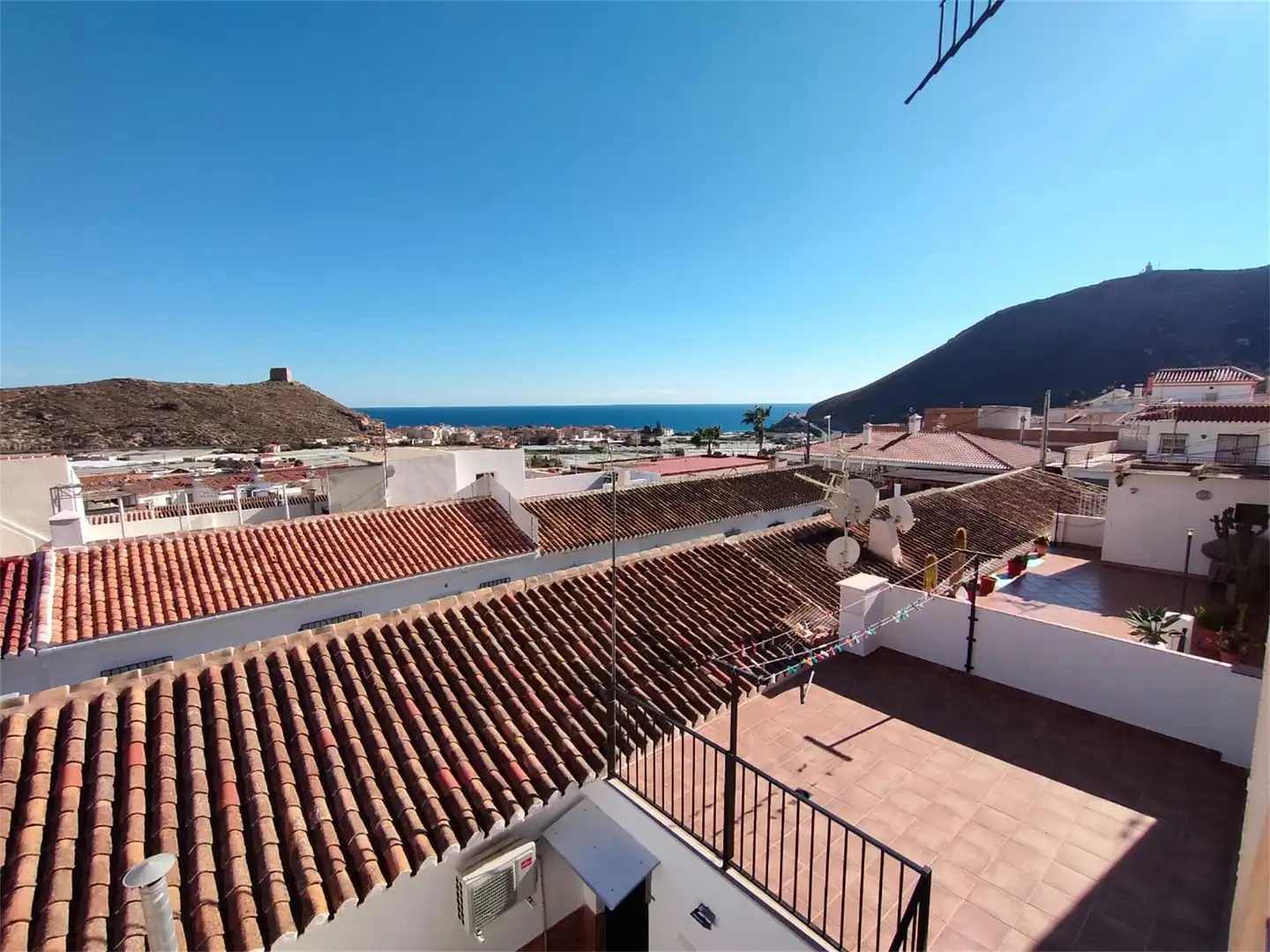 Casa adosada en venta en Calle Jara, 6, Castell de Ferro Vista exterior de Casa adosada en venta en Gualchos con Aire acondicionado y Terraza