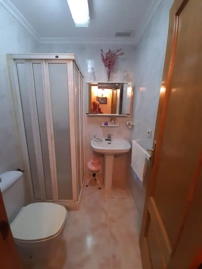 Detached homes for sale in Calle Salvador Giménez, 4b, Pedanías - Extrarradio Bathroom of Detached homes for sale in Albacete Capital with Air Conditioner, Terrace and Balcony