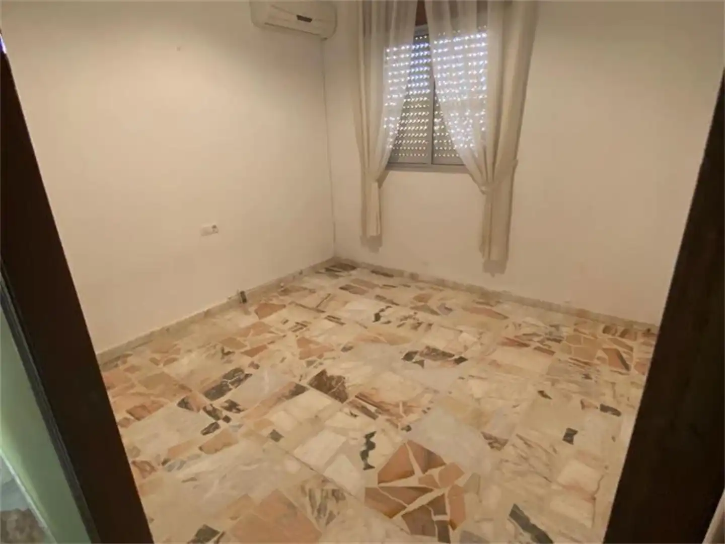 Casa o chalet en venta en Calle Chicuelo, 11, Morón de la Frontera Habitación de Casa o chalet en venta en Morón de la Frontera con Aire acondicionado, Terraza y Piscina