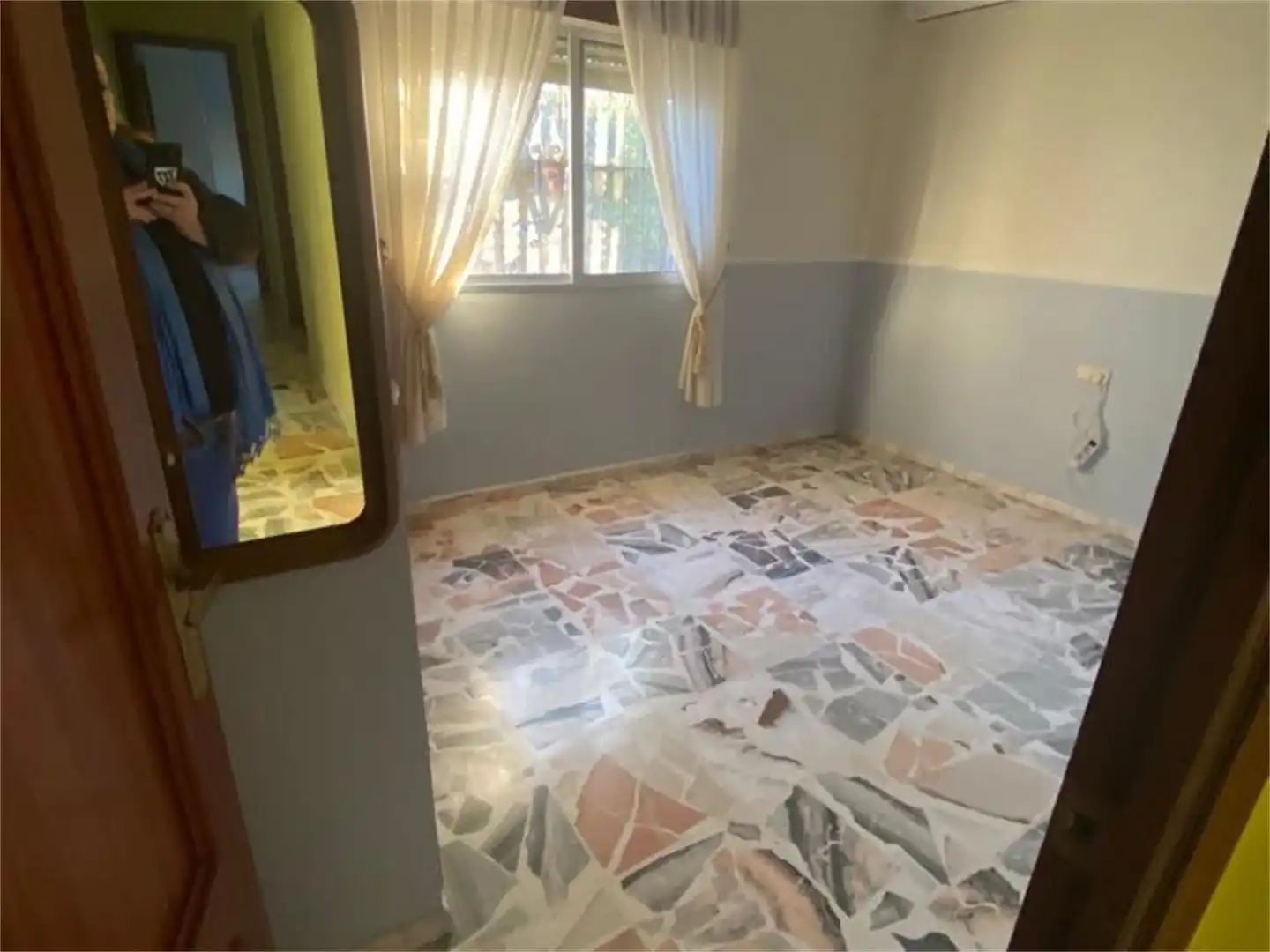 Casa o chalet en venta en Calle Chicuelo, 11, Morón de la Frontera Habitación de Casa o chalet en venta en Morón de la Frontera con Aire acondicionado, Terraza y Piscina