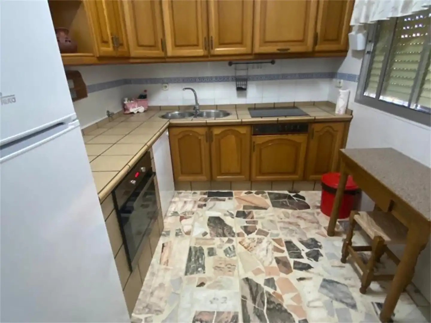 Casa o chalet en venta en Calle Chicuelo, 11, Morón de la Frontera Cocina de Casa o chalet en venta en Morón de la Frontera con Aire acondicionado, Terraza y Piscina